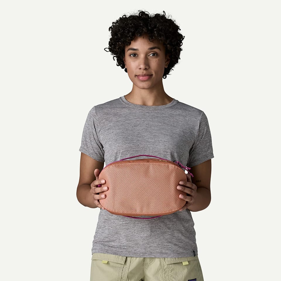 Custom Patagonia Black Hole Cube 6L - Corporate Gifts
