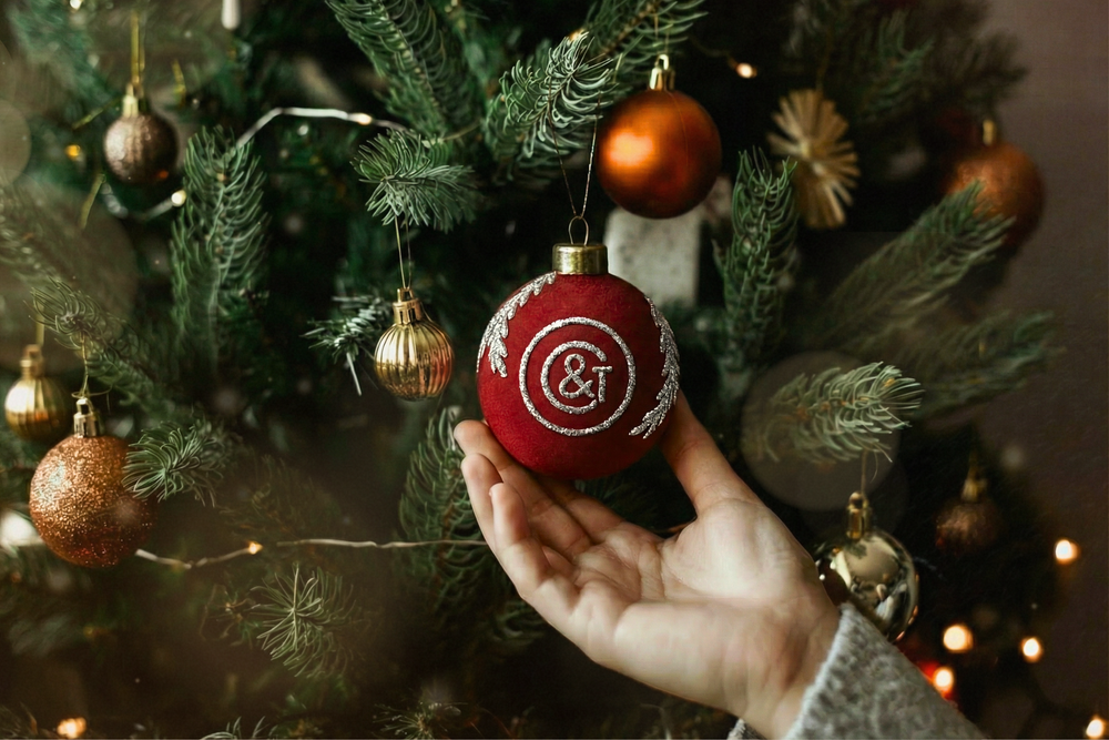 How to Welcome New Hires: The Best Corporate Gifts for Employees